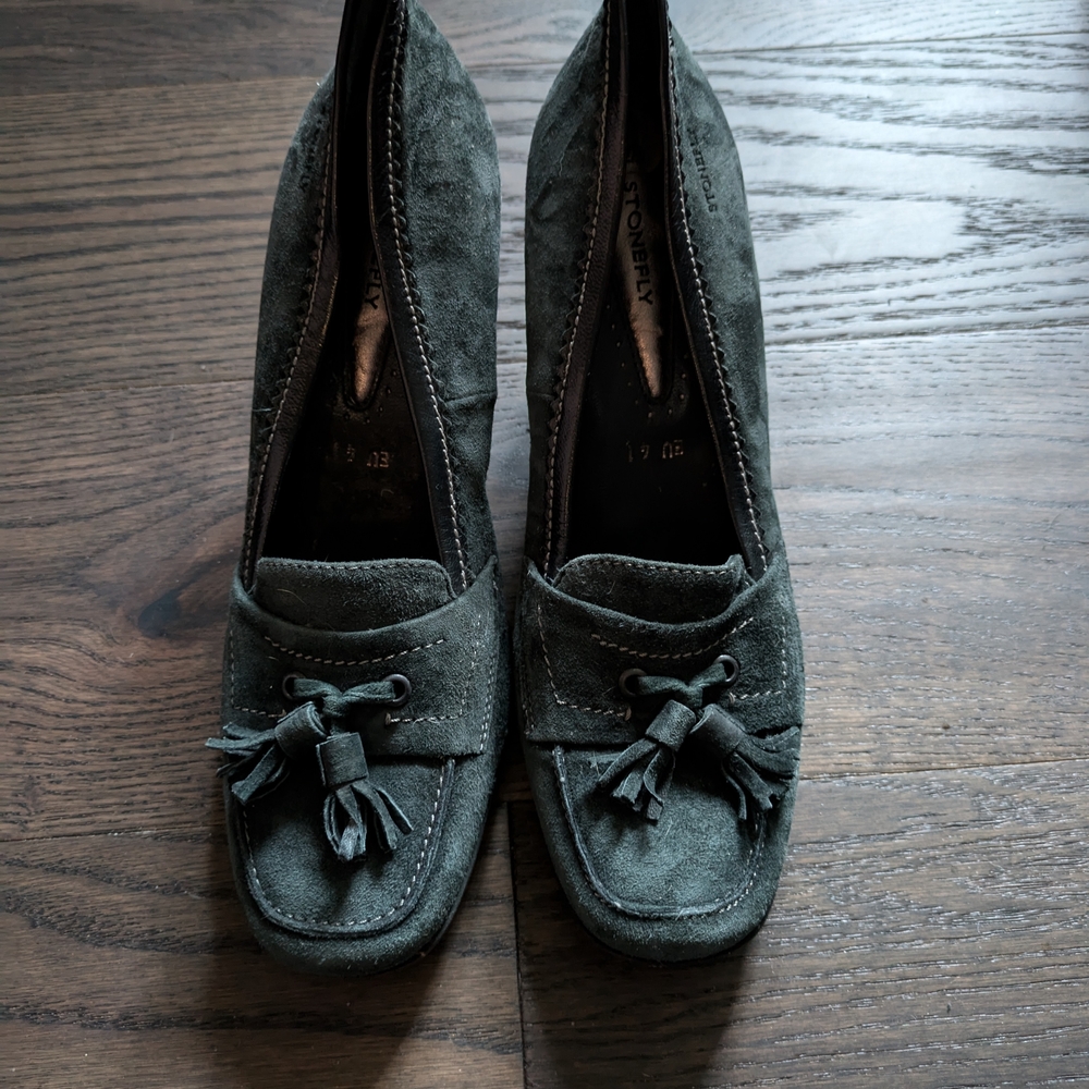 Elegant Women's Wedge Shoes in Green Suede. US 10